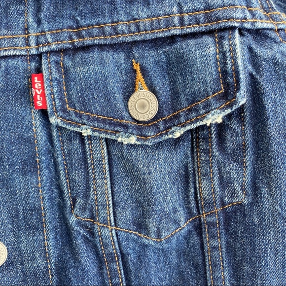 Levi’s Denim Trucker Jacket - Picture 2 of 8